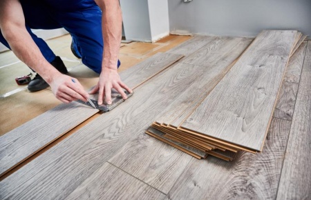 Les étapes essentielles pour réussir la pose de votre parquet